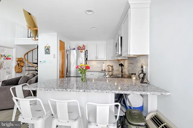 $2,300 | 9 Pearl Street, Unit 1G, Beach Haven, NJ 08008