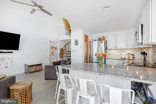 $2,300 | 9 Pearl Street, Unit 1G, Beach Haven, NJ 08008