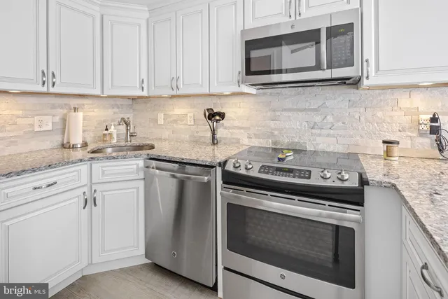 $2,300 | 9 Pearl Street, Unit 1G, Beach Haven, NJ 08008