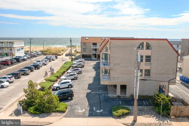 $2,300 | 9 Pearl Street, Unit 1G, Beach Haven, NJ 08008