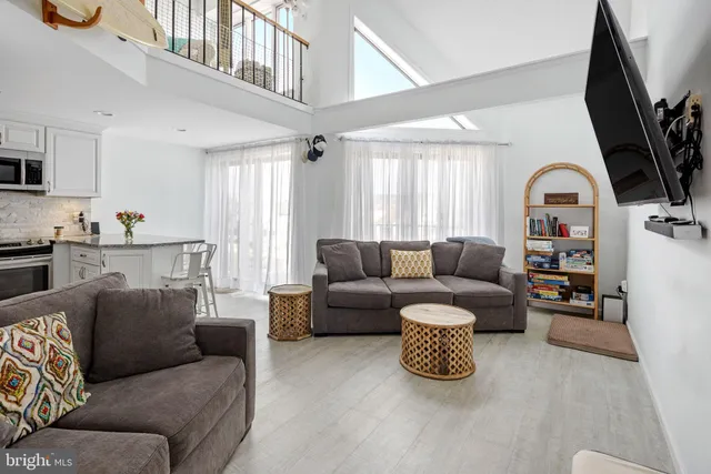 $2,300 | 9 Pearl Street, Unit 1G, Beach Haven, NJ 08008
