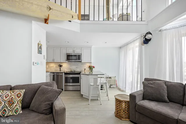 $2,300 | 9 Pearl Street, Unit 1G, Beach Haven, NJ 08008