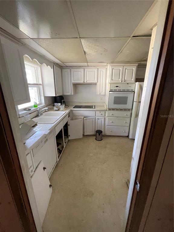 6442 Inca Street Orlando, FL 32807 - Photo 8 of 30 Kitchen