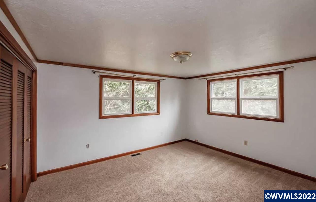 952 Southwest Hunter Street Dallas, OR 97338 - Photo 14 of 28 Gallery Image 14