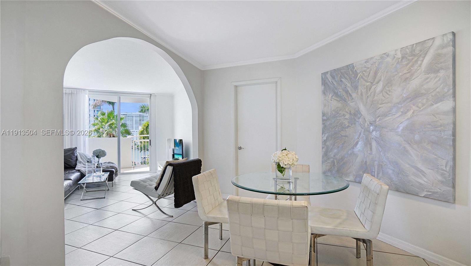 1621 Bay Road, Unit 606 Miami Beach, FL 33139 - Photo 4 of 32 Gallery Image 4