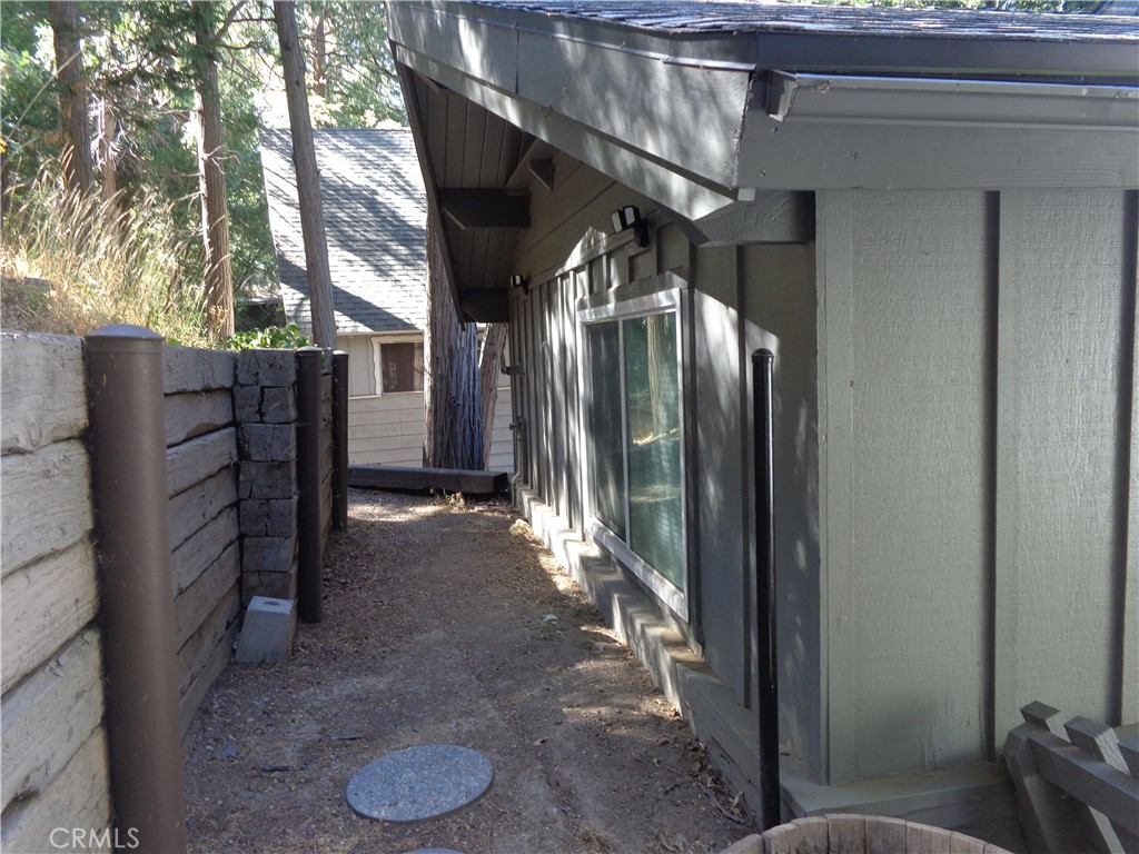 24273-24273 Horst Drive Crestline, CA 92325 - Photo 17 of 34 a view of entryway