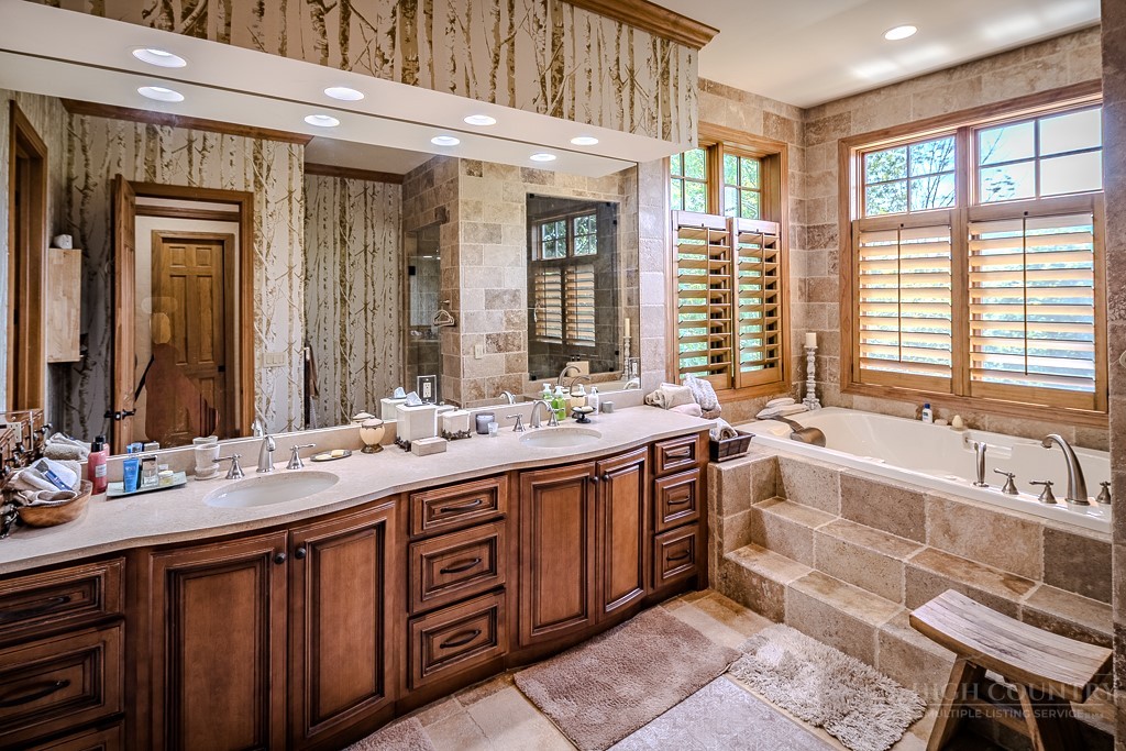 1031 Ridge Drive Linville, NC 28646 - Photo 14 of 35 Gallery Image 14