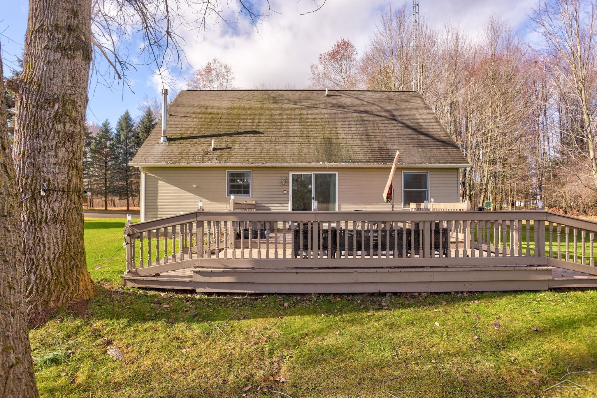 2122 Heather Way Gladwin, MI 48624 - Photo 35 of 43