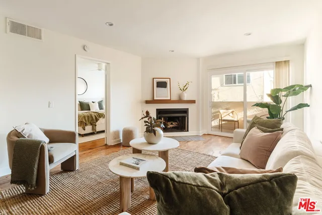 $725,000 | 11930 Avon Way, Unit 108, Los Angeles, CA 90066