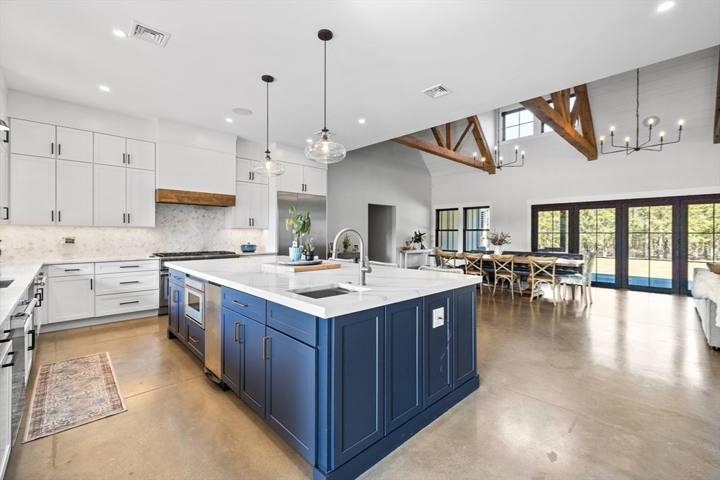 195 Lincoln Road Walpole, MA 02081 - Photo 13 of 42