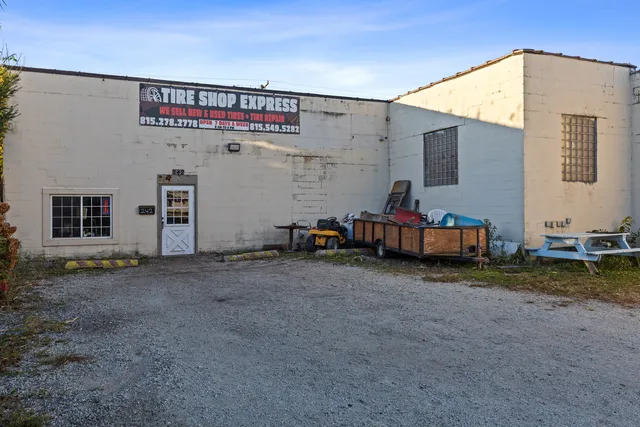 a view of a outdoor space