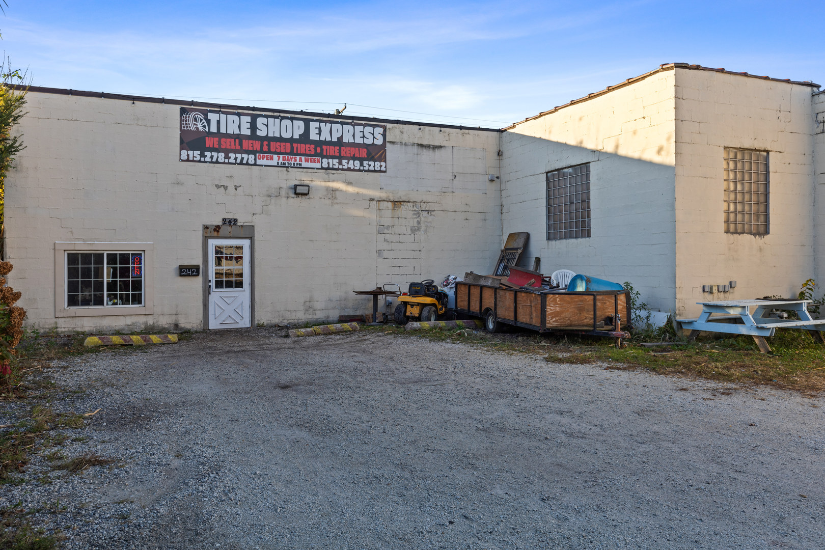 242-244 East Jeffery Street Kankakee, IL 60901 - Photo 5 of 15 a view of a outdoor space
