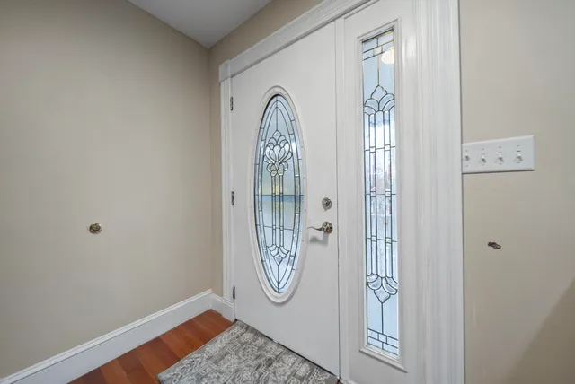 $850,000 | 160 South Elm Street, Manchester, NH 03103