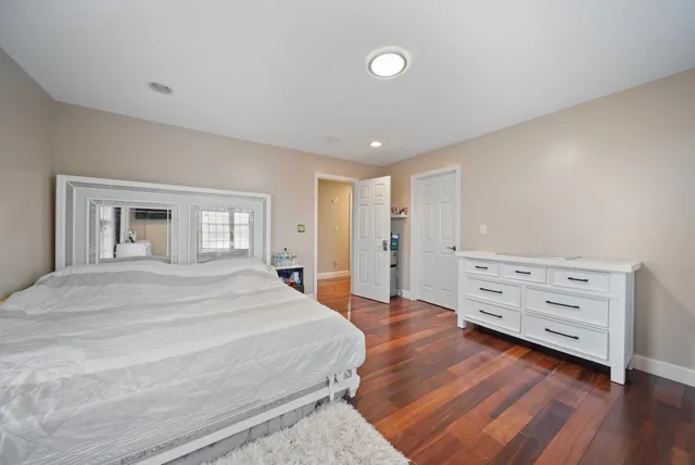 $850,000 | 160 South Elm Street, Manchester, NH 03103