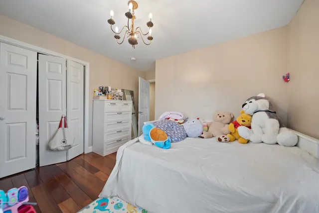 $850,000 | 160 South Elm Street, Manchester, NH 03103