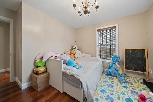 $850,000 | 160 South Elm Street, Manchester, NH 03103