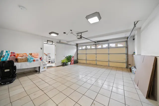 $850,000 | 160 South Elm Street, Manchester, NH 03103