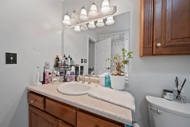 $850,000 | 160 South Elm Street, Manchester, NH 03103