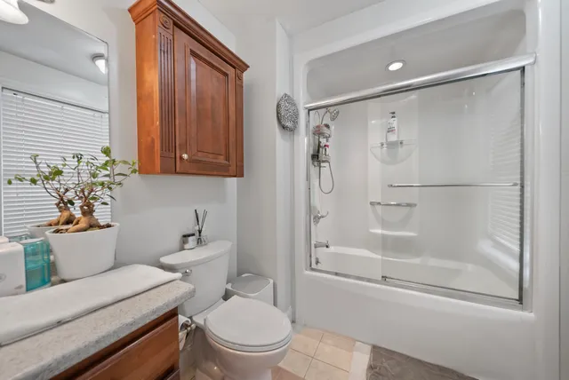 $850,000 | 160 South Elm Street, Manchester, NH 03103