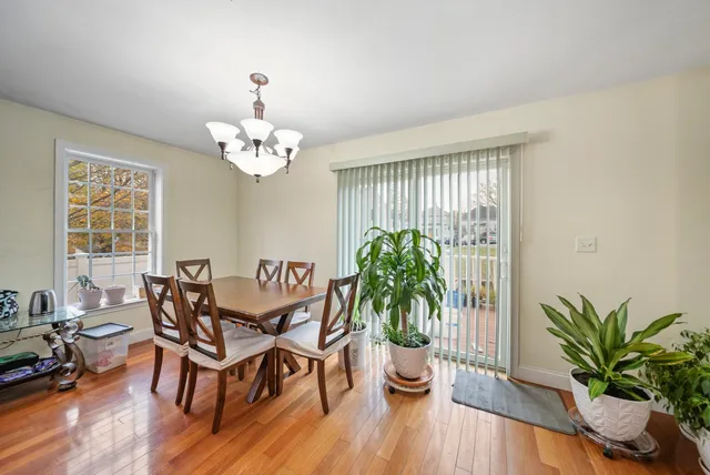 $850,000 | 160 South Elm Street, Manchester, NH 03103