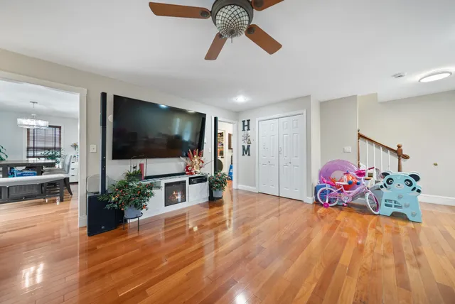 $850,000 | 160 South Elm Street, Manchester, NH 03103