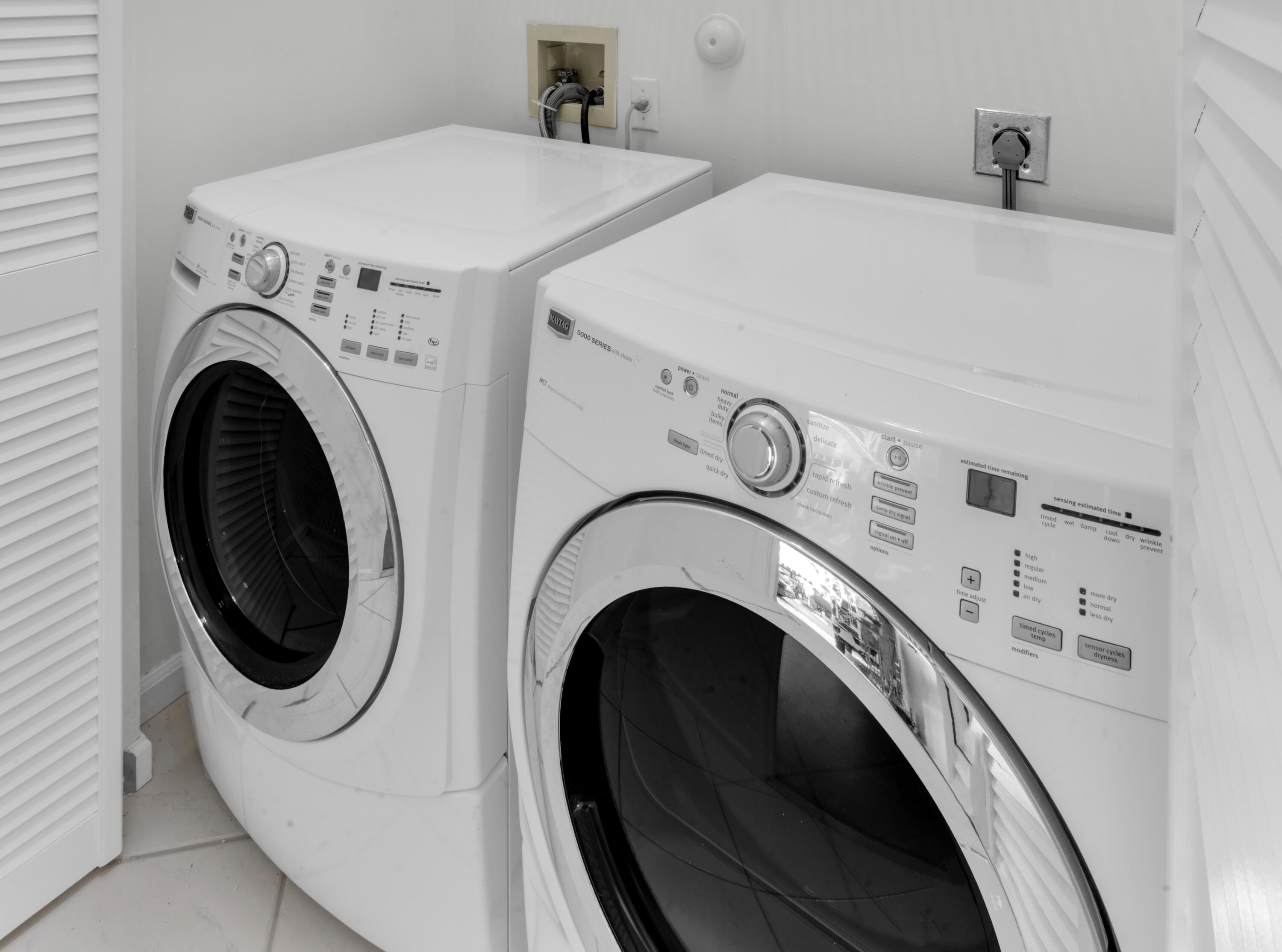 2705 Pointe Circle Greenacres, FL 33413 - Photo 28 of 46 Inside laundry room