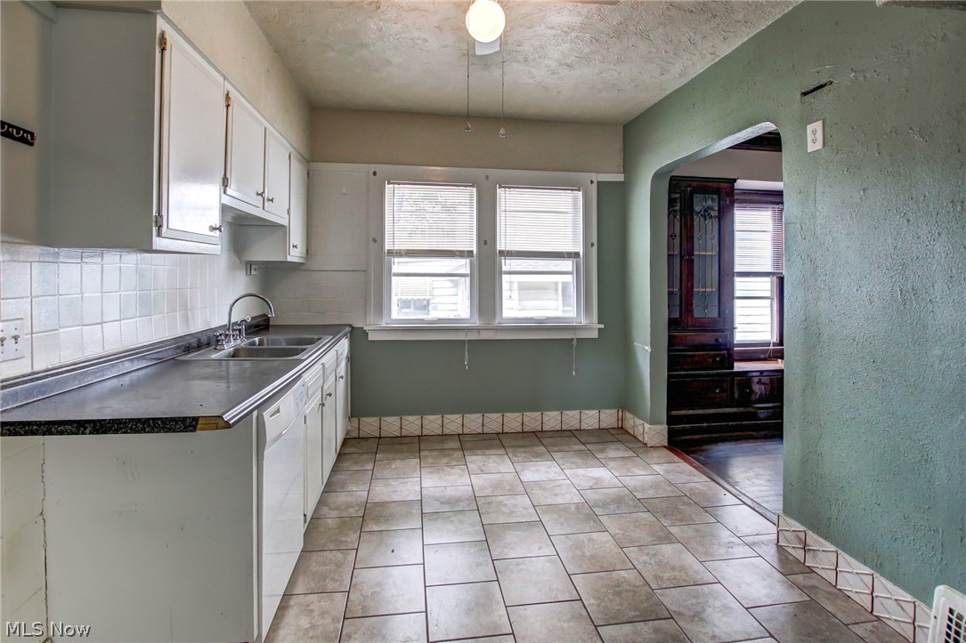 4568 Broadview Road Cleveland, OH 44109 - Photo 4 of 30