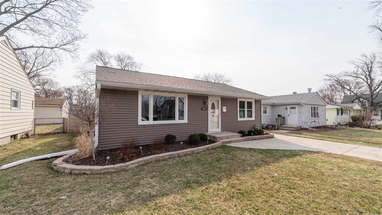 3011 Ruth Street Rockford, IL 61103 - Photo 2 of 25 Gallery Image 2