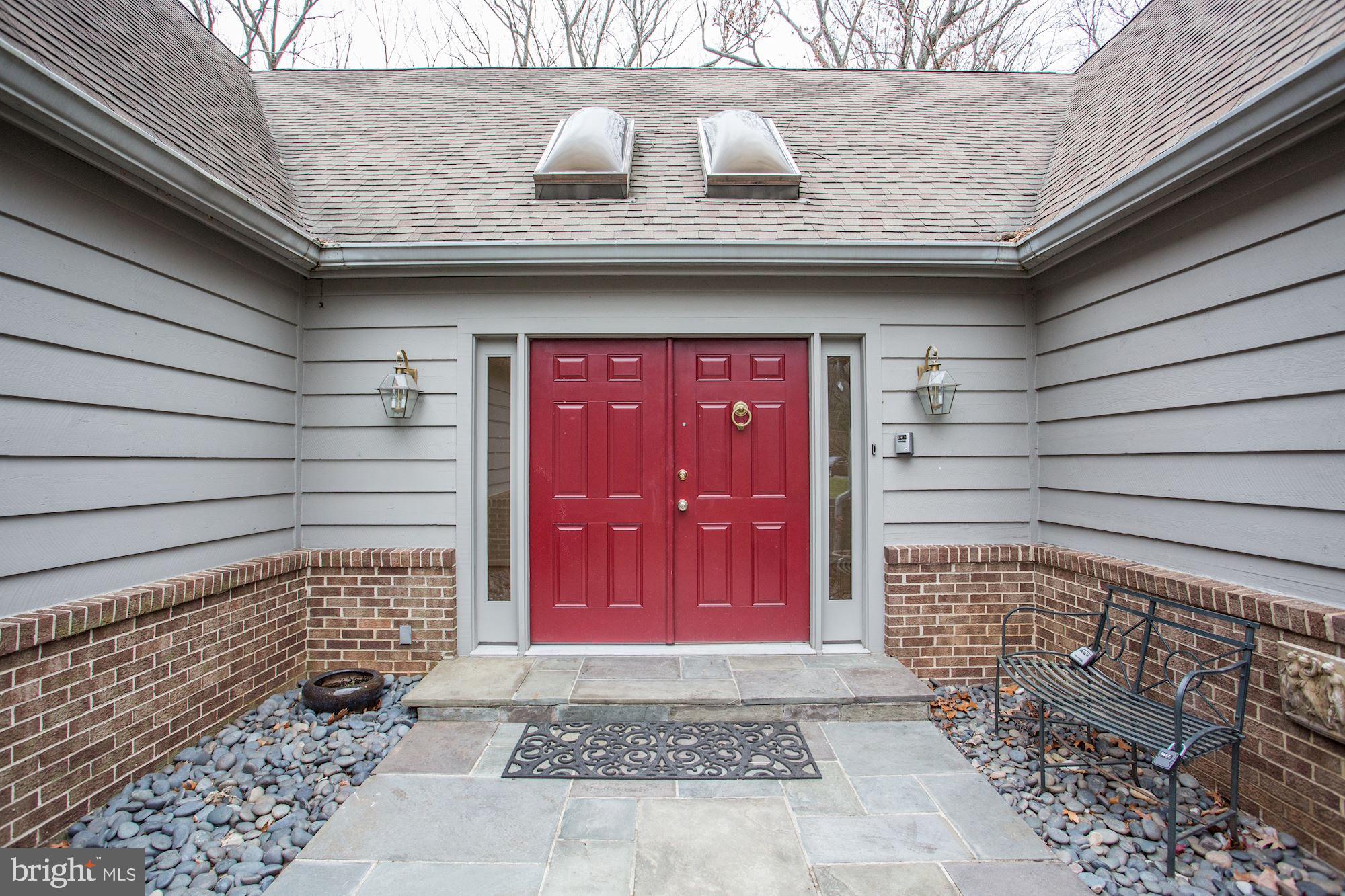 7348 Hooking Road McLean, VA 22101 - Photo 2 of 44 Gallery Image 2