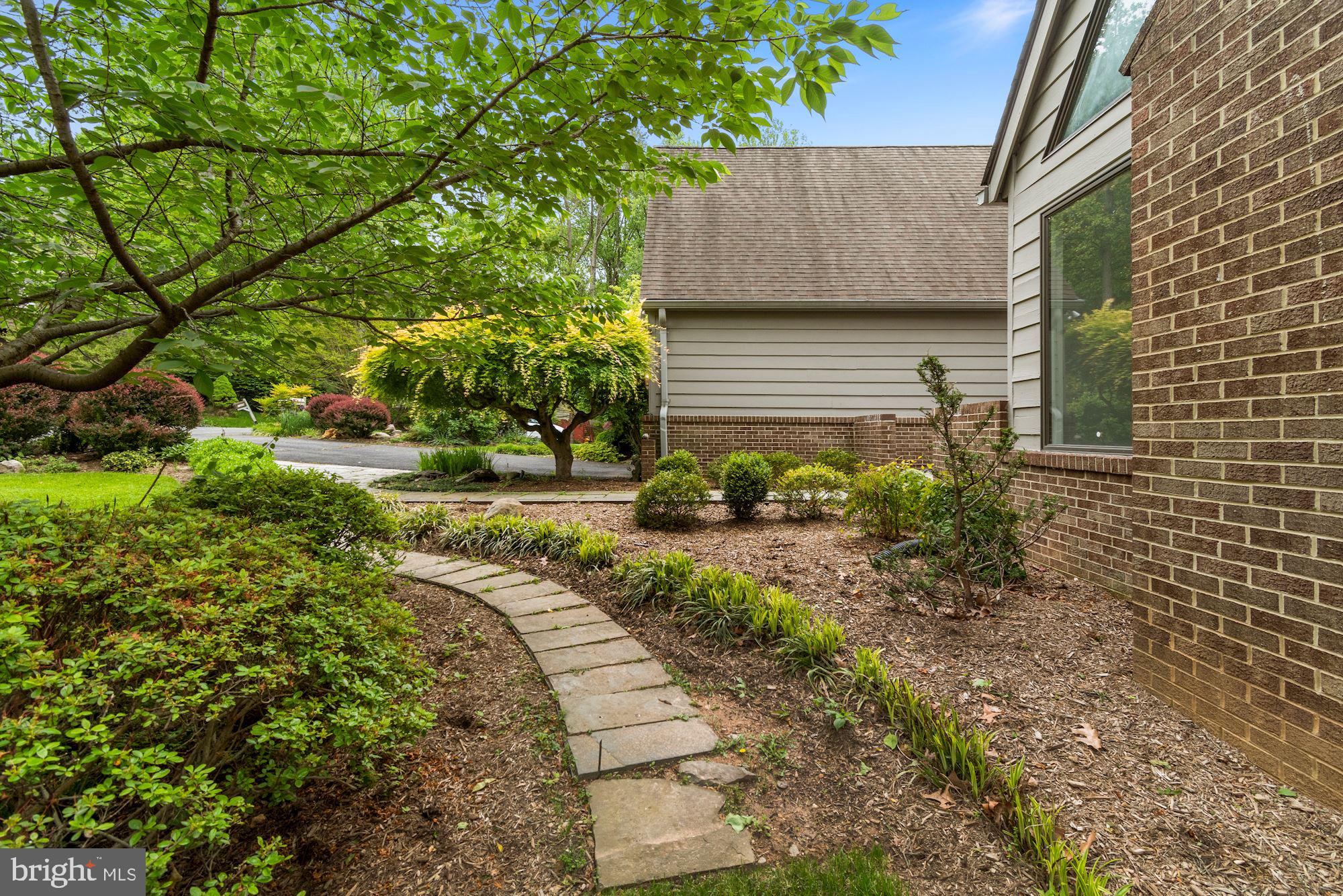 7348 Hooking Road McLean, VA 22101 - Photo 3 of 44 Gallery Image 3
