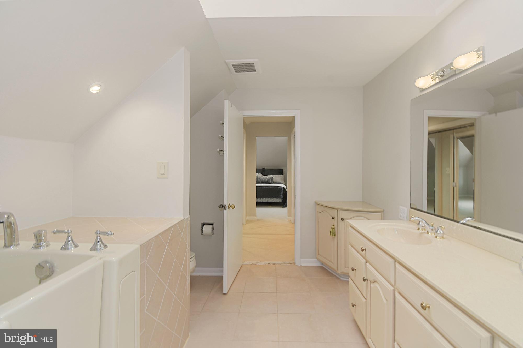 7348 Hooking Road McLean, VA 22101 - Photo 27 of 44 Gallery Image 27