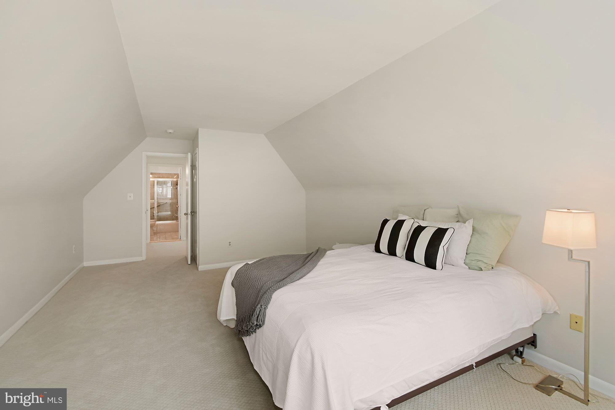 7348 Hooking Road McLean, VA 22101 - Photo 29 of 44 Gallery Image 29