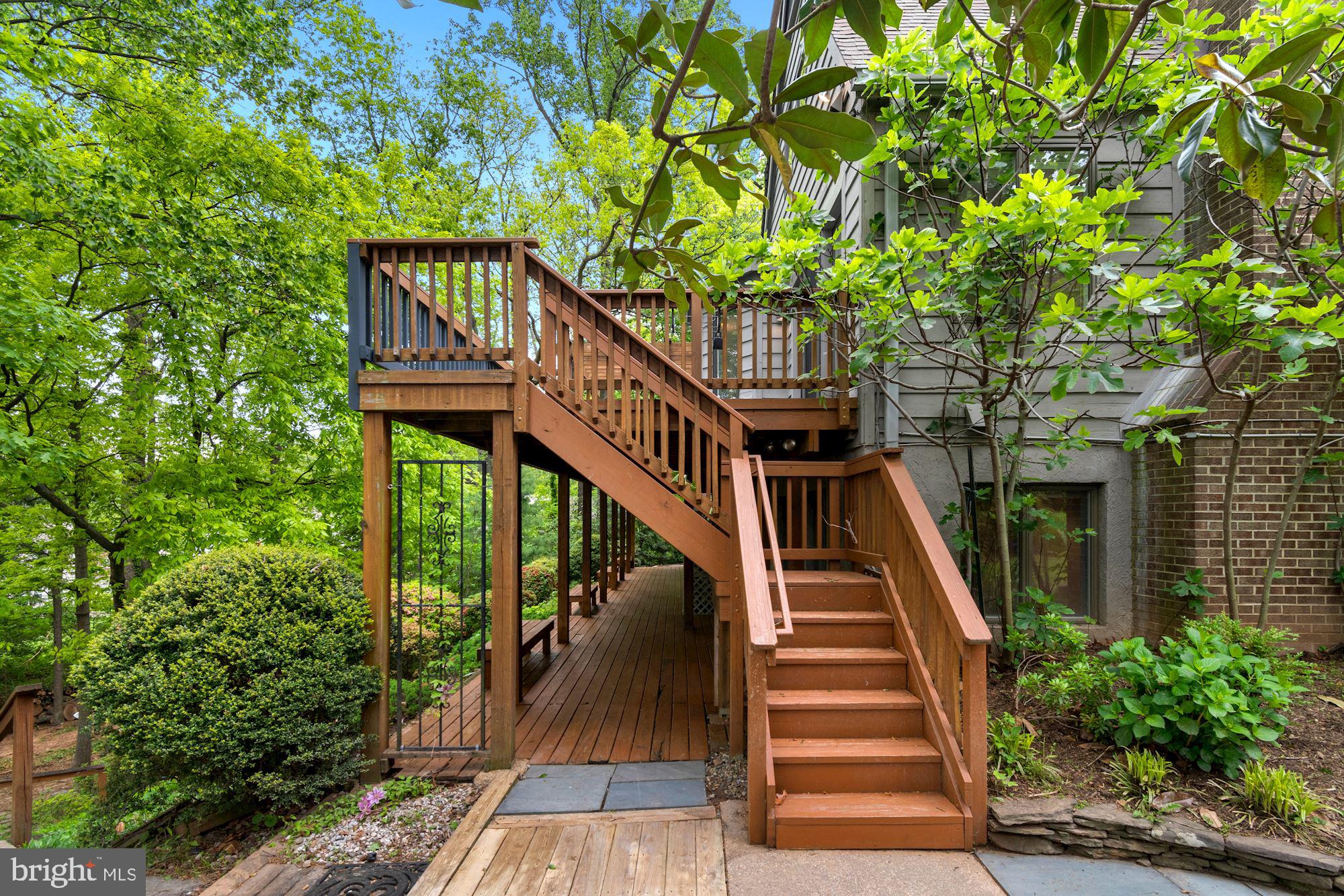 7348 Hooking Road McLean, VA 22101 - Photo 4 of 44 Gallery Image 4