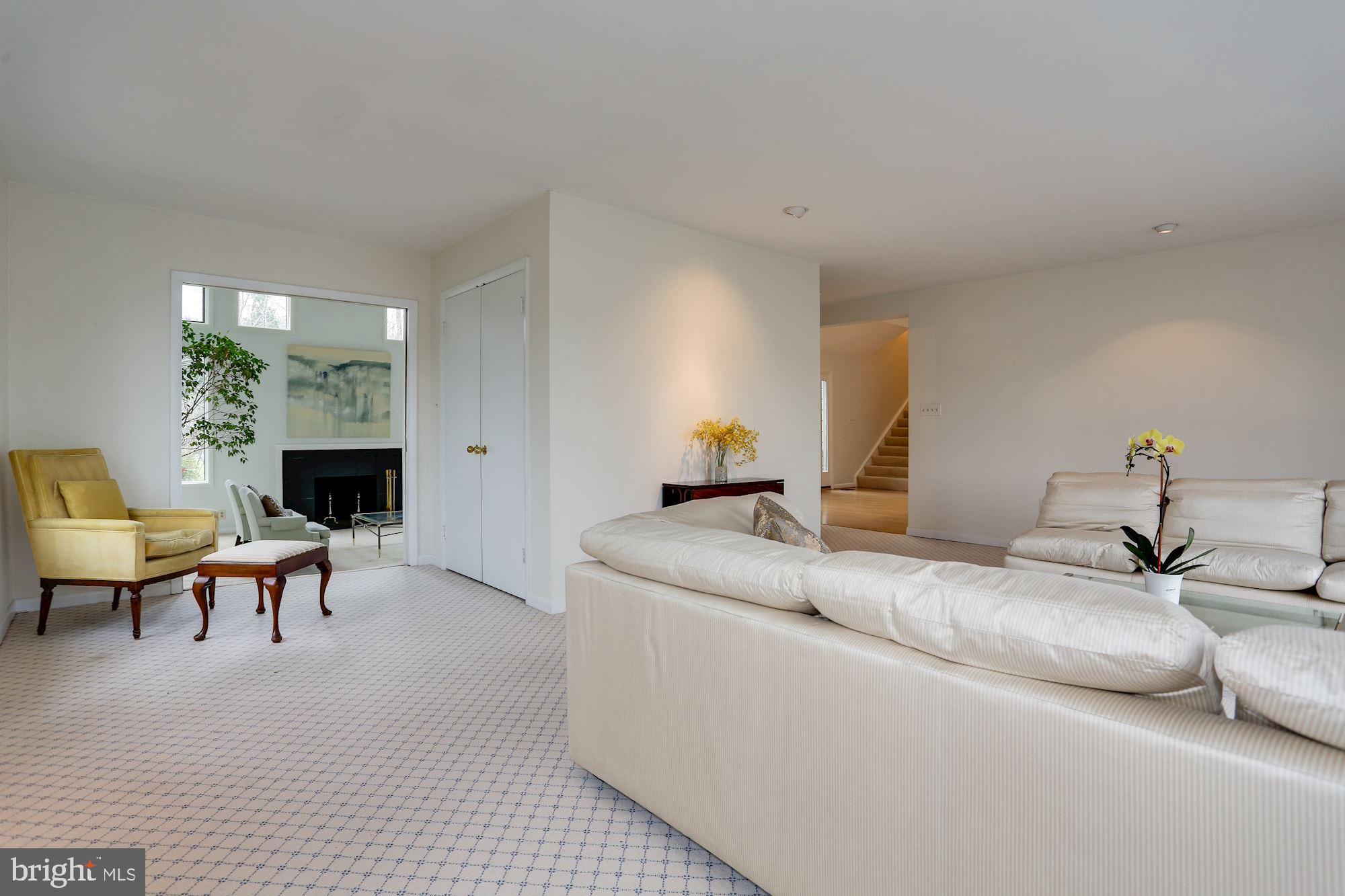 7348 Hooking Road McLean, VA 22101 - Photo 10 of 44 Gallery Image 10