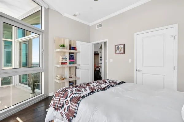 $525,000 | 500 Throckmorton Street, Unit 3201, Fort Worth, TX 76102