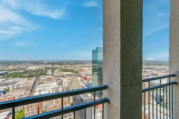 $525,000 | 500 Throckmorton Street, Unit 3201, Fort Worth, TX 76102