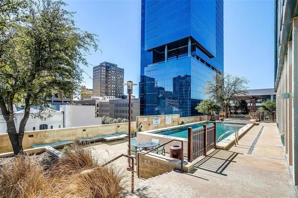 $525,000 | 500 Throckmorton Street, Unit 3201, Fort Worth, TX 76102