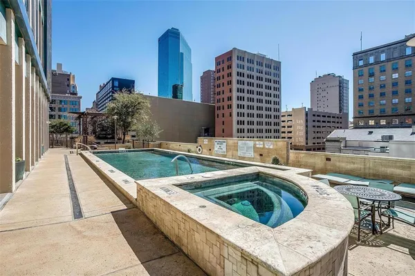 $525,000 | 500 Throckmorton Street, Unit 3201, Fort Worth, TX 76102