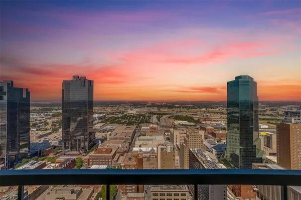 $525,000 | 500 Throckmorton Street, Unit 3201, Fort Worth, TX 76102