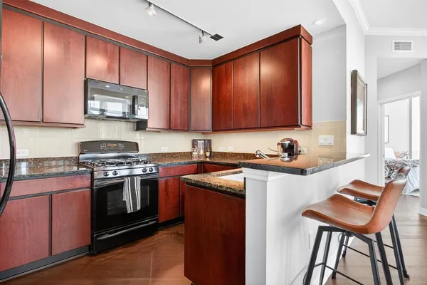 $525,000 | 500 Throckmorton Street, Unit 3201, Fort Worth, TX 76102