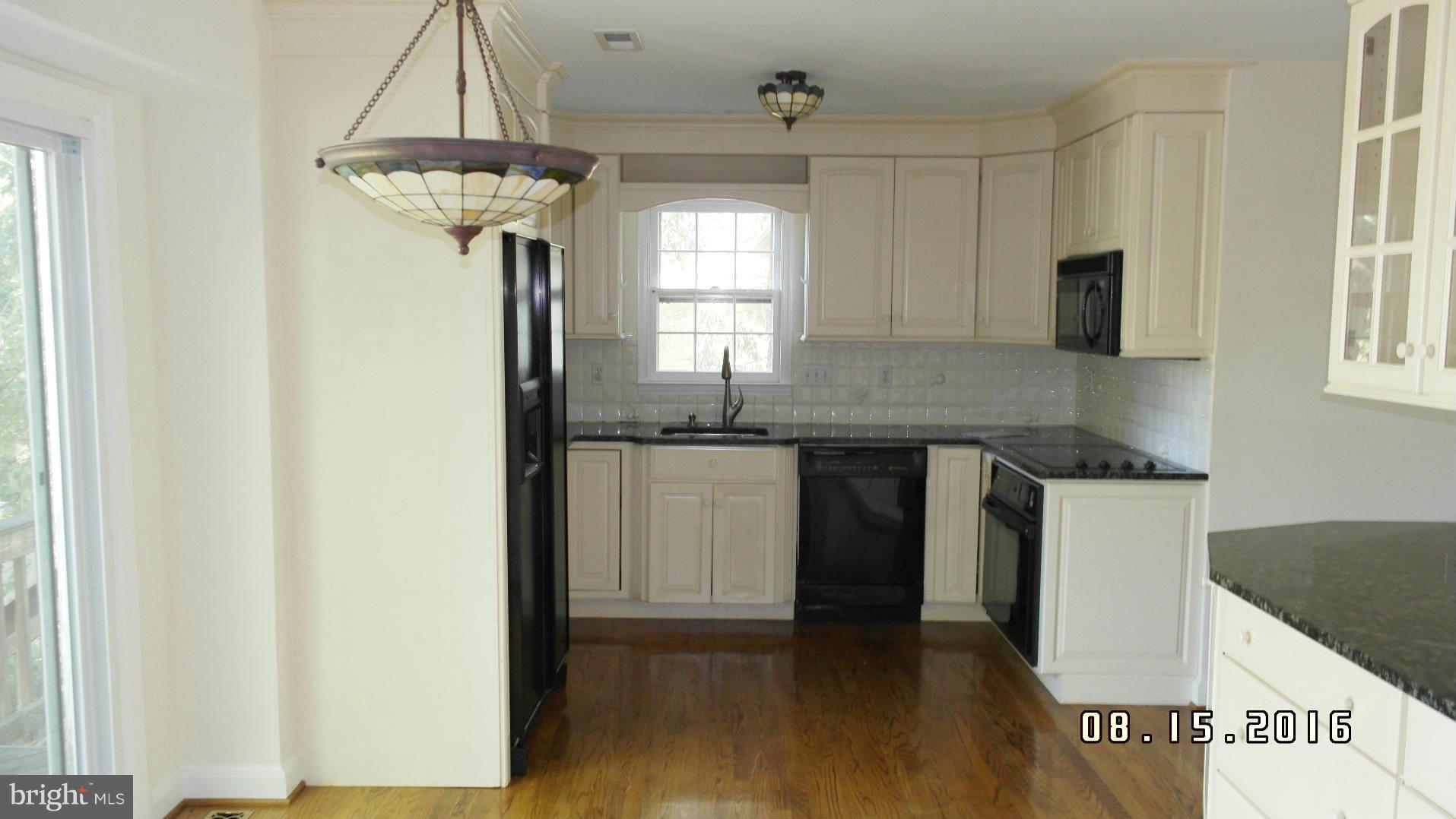 1541 Blue Meadow Road Potomac, MD 20854 - Photo 6 of 12 Kitchen
