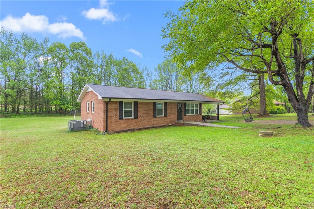 2513 William Allen Road Burlington, NC 27217 - Photo 2 of 18