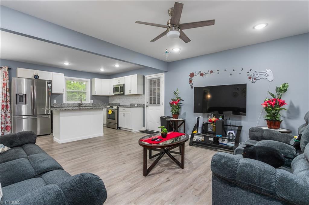 2513 William Allen Road Burlington, NC 27217 - Photo 3 of 18