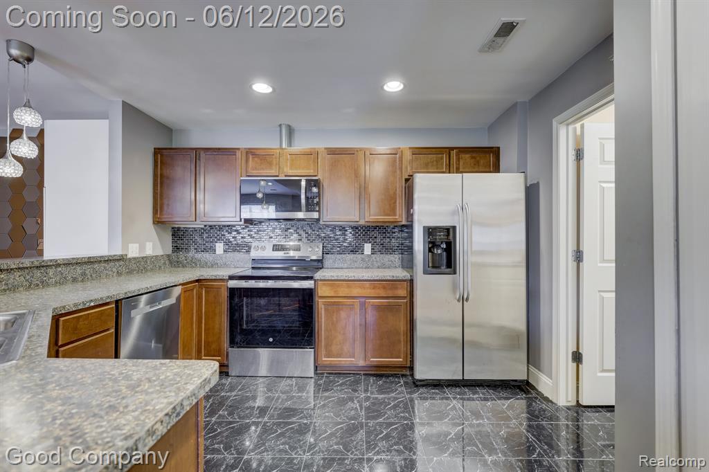 29941 Fox Run Circle Warren, MI 48092 - Photo 15 of 35