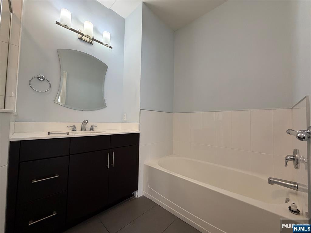 2001 Hudson Terrace, Unit 306 Fort Lee, NJ 07024 - Photo 9 of 22