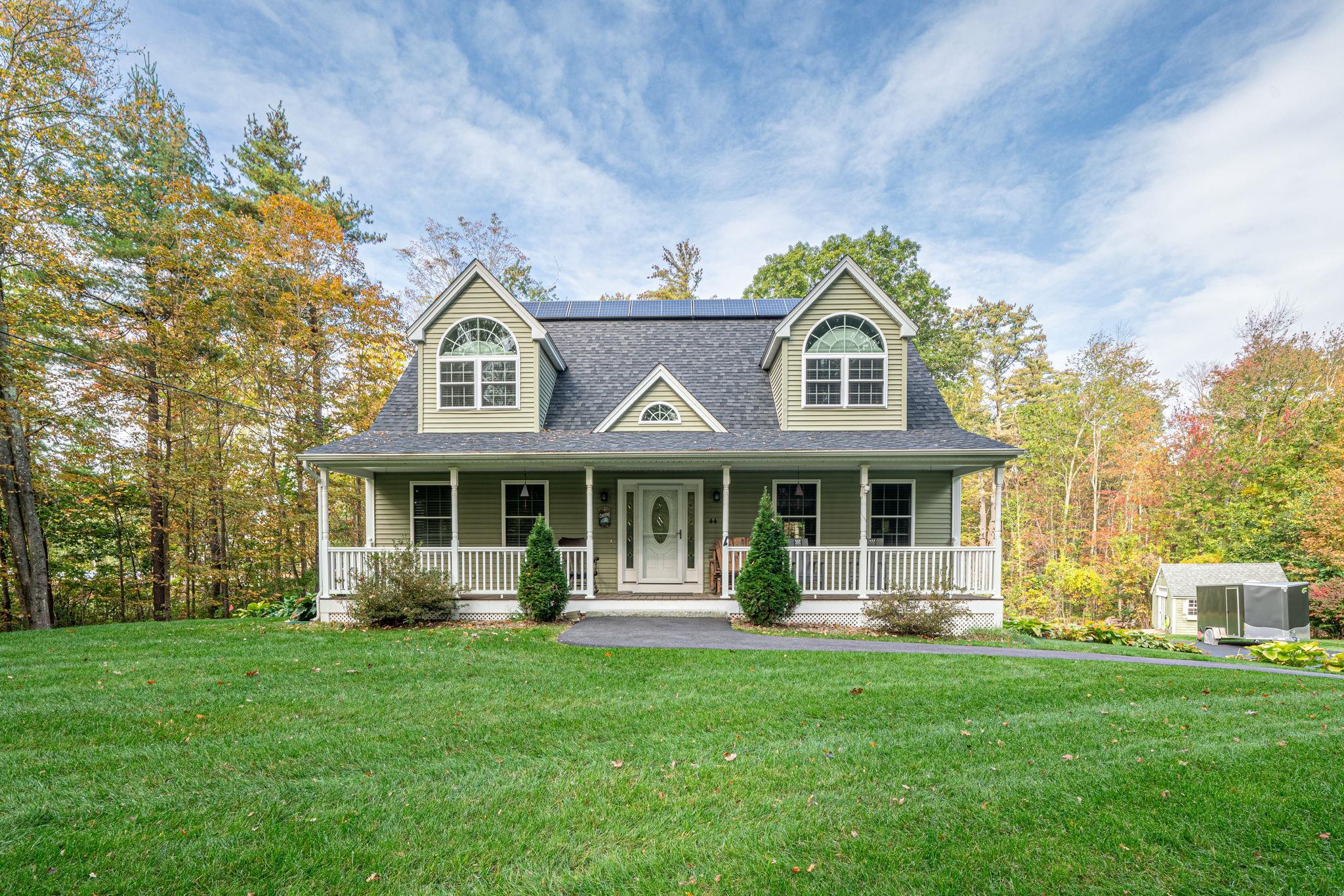 44 Old Chester Road Derry, NH 03038 - Photo 1 of 38