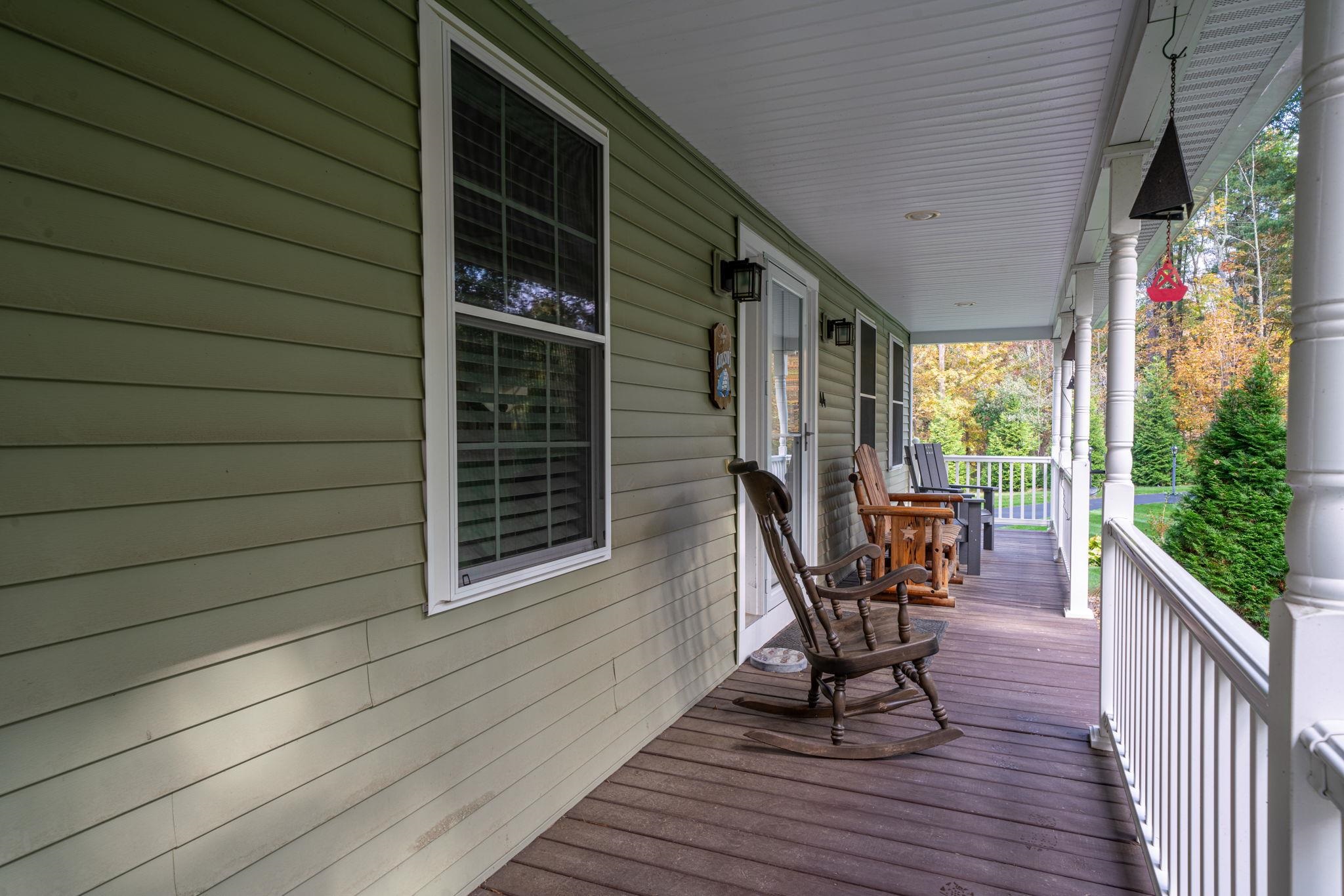 44 Old Chester Road Derry, NH 03038 - Photo 24 of 38