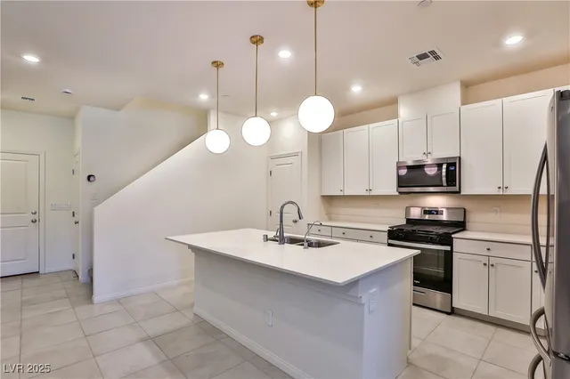 $1,950 | 3590 Credere Lane, Henderson, NV 89044