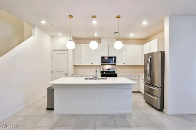 $1,950 | 3590 Credere Lane, Henderson, NV 89044