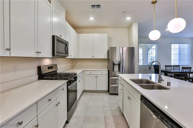 $1,950 | 3590 Credere Lane, Henderson, NV 89044